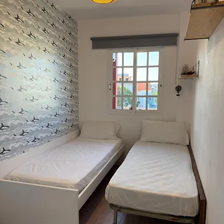 Seaside Paradise - 2 Bedroom With Ocean Views & Air Conditioning In アパート *