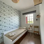 Seaside Paradise - 2 Bedroom With Ocean Views & Air Conditioning In Apartment *