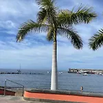 Seaside Paradise - 2 Bedroom With Ocean Views & Air Conditioning In Playa de San Juan (Tenerife)