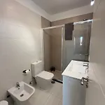 Apartment Seaside Paradise - 2 Bedroom With Ocean Views & Air Conditioning In *
