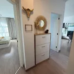 Seaside Paradise - 2 Bedroom With Ocean Views & Air Conditioning In Playa de San Juan (Tenerife)