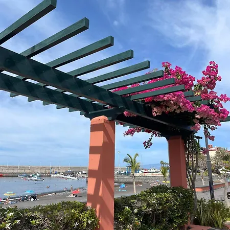 Seaside Paradise - 2 Bedroom With Ocean Views & Air Conditioning In