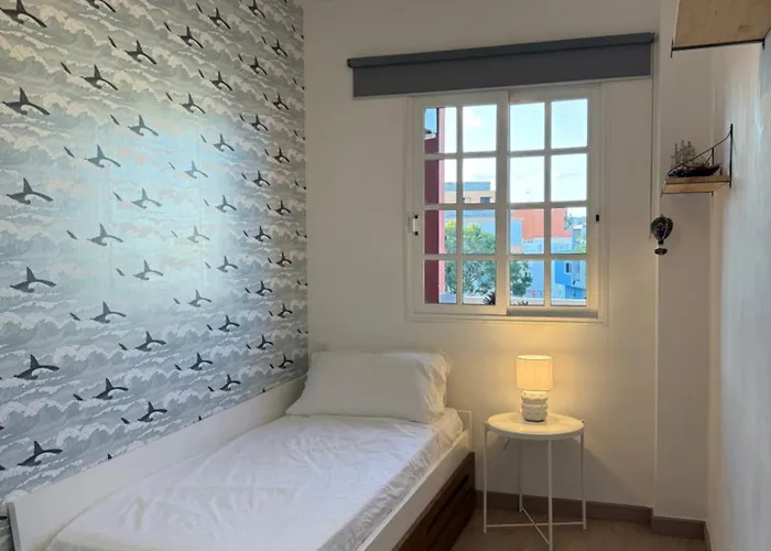Апартаменты Seaside Paradise - 2 Bedroom With Ocean Views & Air Conditioning In *