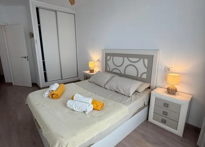 Seaside Paradise - 2 Bedroom With Ocean Views & Air Conditioning In Playa de San Juan (Tenerife)