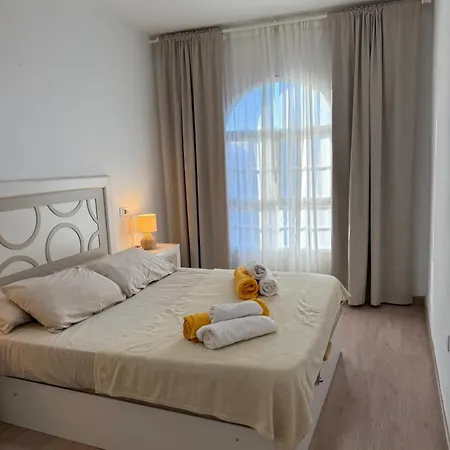 Seaside Paradise - 2 Bedroom With Ocean Views & Air Conditioning In * Playa de San Juan (Tenerife)